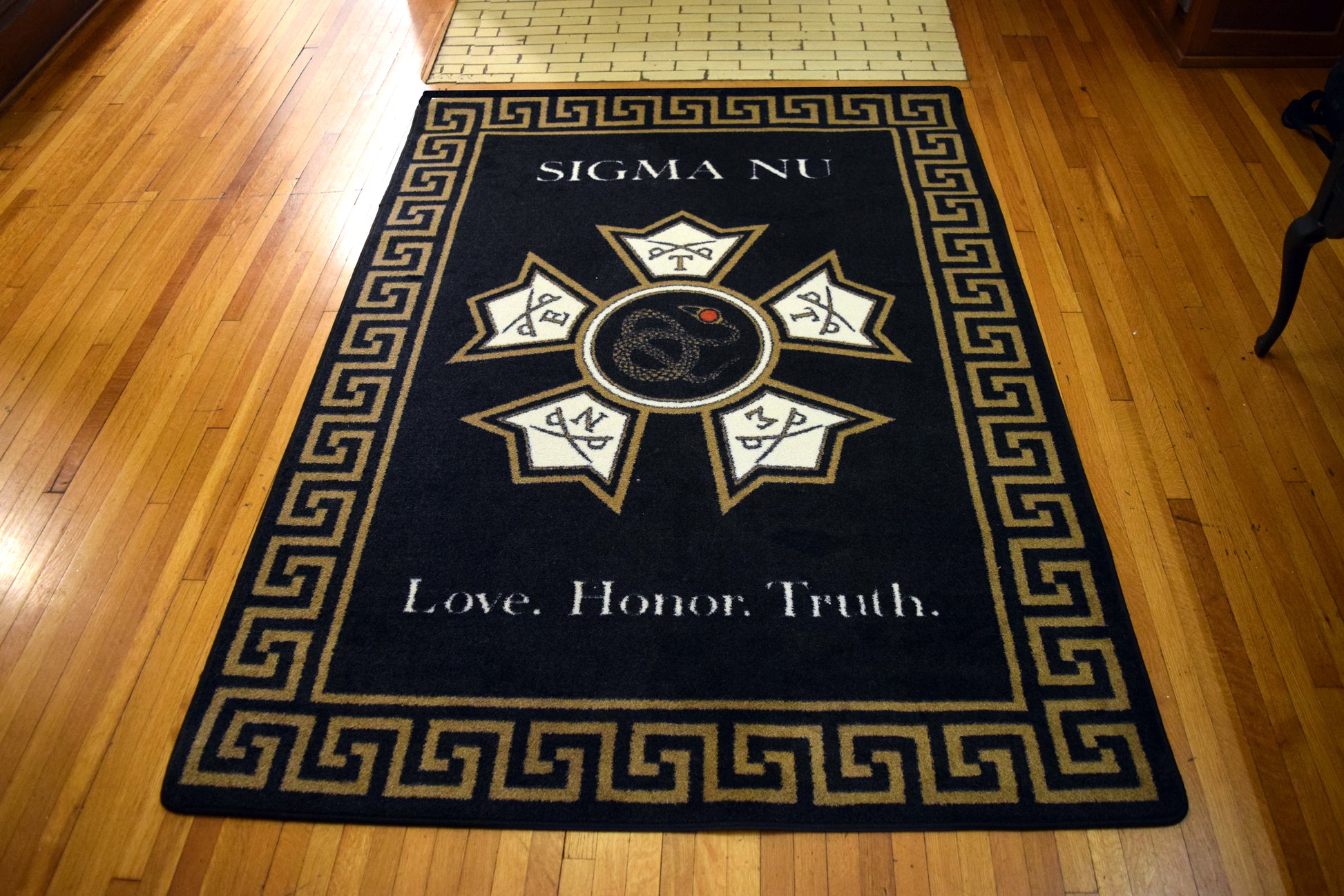 Sigma Nu "Spirit" Rug (5'4" x  7'8") - Greek-Rugs.com